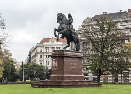 Statue of Ferenc Rakoczi against the background of the Parliament building in Budapest. Hungaryの写真素材