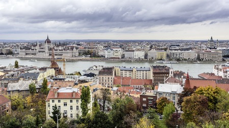 Panoramic view of the old town and the Danube River in autumn in Budapest, Hungary.のeditorial素材