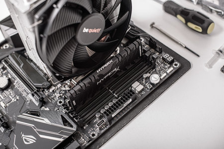 Motherboard Asus Rog Crosshair vii Hero with installed cooler Be quiet, and RAM Kingston DDR4...