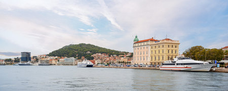 The embankment of the resort town of Split in summer.のeditorial素材