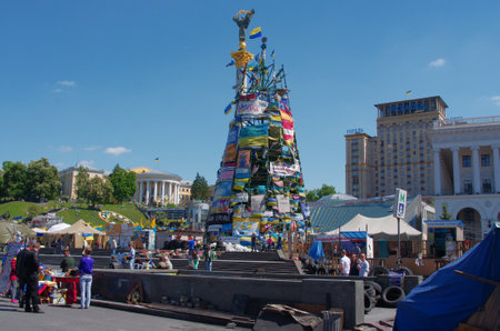KIEV (KYIV), UKRAINE - MAY 11, 2014: Kiev downtown, on Maydan Nezalejnosti, Ukraine.のeditorial素材
