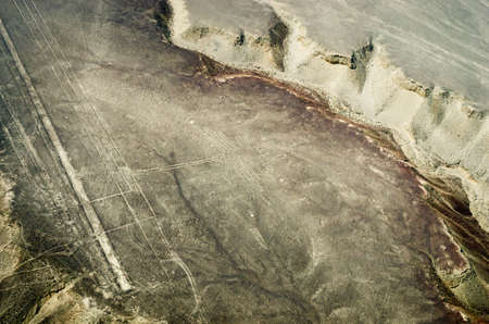 Geoglyphs and lines in the Nazca desert. Uの写真素材