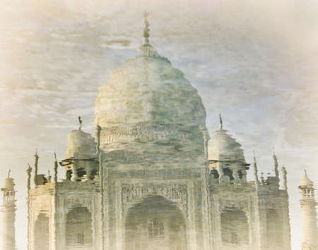 Taj Mahal reflection in water, Agra,  Indiaの写真素材
