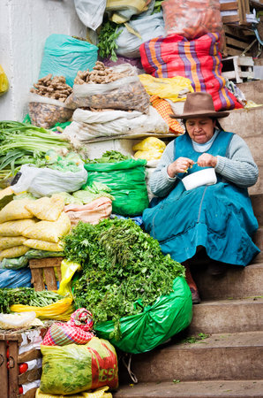 CUSCO, PERU - CIRCA MARCH  2015: Unidentified people at the market in Cusco, Peruのeditorial素材