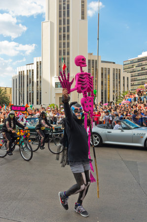 Mexico City, Mexico - October 29, 2016 : Day of the dead parade in Mexico city. The Day of the Dead is one of the most popular holidays in Mexico.のeditorial素材