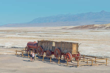 A 20 mule team Borax wagon train at Harmony Borax Works in Death Valley, USAの写真素材