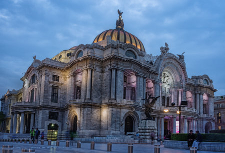 Mexico City, Mexico - November 14, 2016: View of Bellas artes at night, Mexico City, Mexicoのeditorial素材