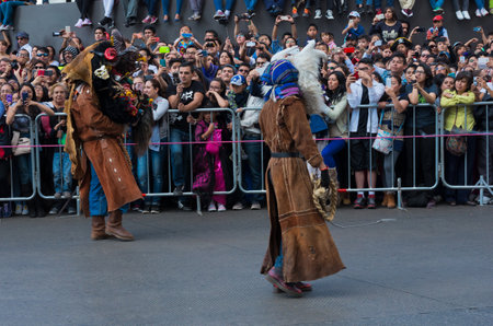 Mexico City - October 29, 2016 : Day of the dead parade in Mexico city. The Day of the Dead is one of the most popular holidays in Mexico.のeditorial素材