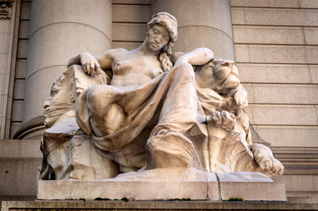 New York, USA - October 31, 2018: Statue at front exterior of the Alexander Hamilton U.S. Custom House, National Museum of the American Indianのeditorial素材