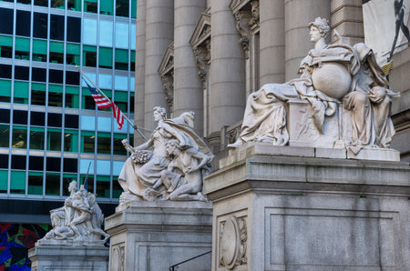 New York, USA - October 31, 2018: Statue at front exterior of the Alexander Hamilton U.S. Custom House, National Museum of the American Indianのeditorial素材
