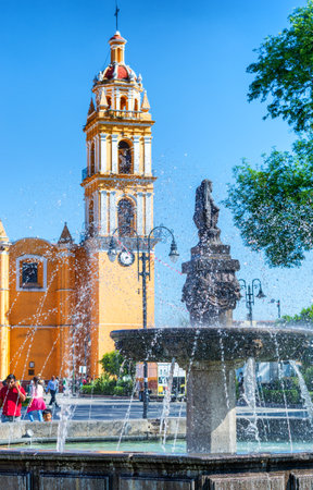 Cholula, Puebla, Mexico - November 27, 2016: Church of San Pedro Apostol in Cholula, Puebla, Mexicoのeditorial素材