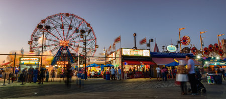 New York, NY, USA - July 8, 2018: Wonder Wheel in Coney Island Luna Park, Brooklyn, New Yorkのeditorial素材