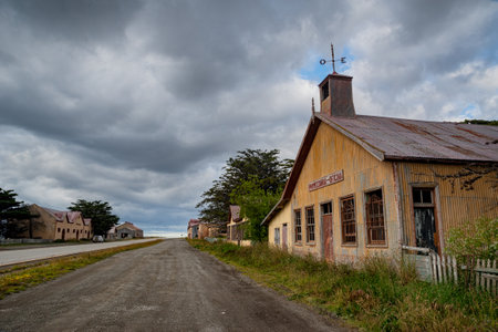 San Gregorio, Chile - 01 / 21/2020: Ghost town in the far south of Chile. It is part of the Magallanes Region, some 40 km of Punta Delgada. There is an estancia and several buildings dating from 1882.のeditorial素材