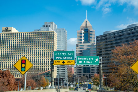 Pittsburgh, Pennsylvania, USA - November 25, 2018: Street in downtown of Pittsburgh.のeditorial素材