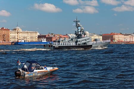SAINT-PETERSBURG, RUSSIA - JULY 29, 2018: Warships and combat aircraft parade on the Neva river. Day of the Russian Navyのeditorial素材