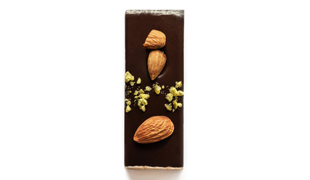 Ð¡hocolate cake with almonds on a white background.の写真素材