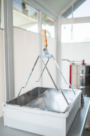 Empty Uncapping Tray with Capping Scratcher on Top to Harvest Honey for Beekeeping