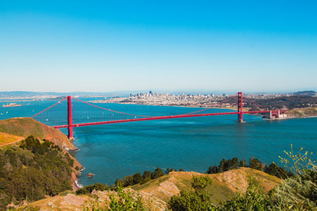 Golden Gate Bridge With San Francisco in the Backgroundの写真素材