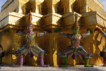 the demon guardian, guarding the buddhist temple in the grand palace, Bangkokのeditorial素材
