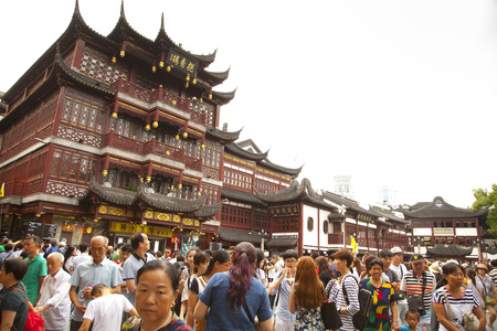 Traditional pavilions in Yuyuan Gardens, Shanghai, Chinaのeditorial素材