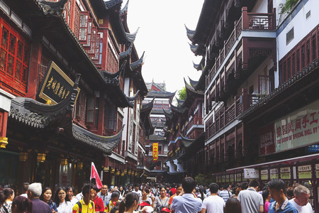 Traditional pavilions in Yuyuan Gardens, Shanghai, Chinaのeditorial素材