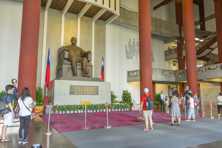 Many tourist walking inside Sun Yat-Sen Memorial Hall in Taipei,Taiwan.のeditorial素材