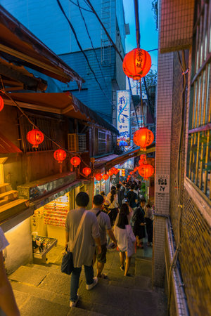 Beautiful Old Town Jiufen with crowd of tourists sightseeing at nighttime in New Taipei City, Taiwanのeditorial素材