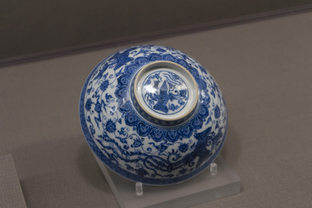 Old vintage blue china bowl and vase at Gu Gong National Palace Museum in Taipei,Taiwan.のeditorial素材