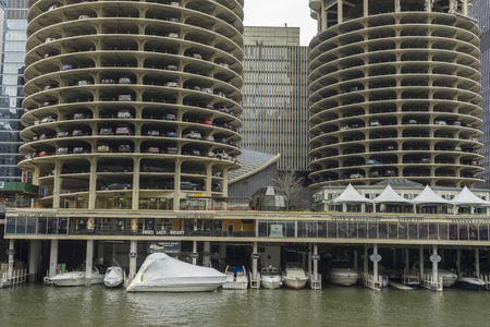 View of the landmark twin towers Marina City building complex on the Chicago River in downtown Chicago, USAのeditorial素材