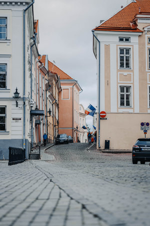 Road leading to the French embassy in the old town in Tallinn, Estoniaの写真素材