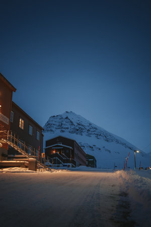 Sarkofagen Mountain behind Gjestehuset Hostel in Longyearbyen, Svalbard winterの写真素材