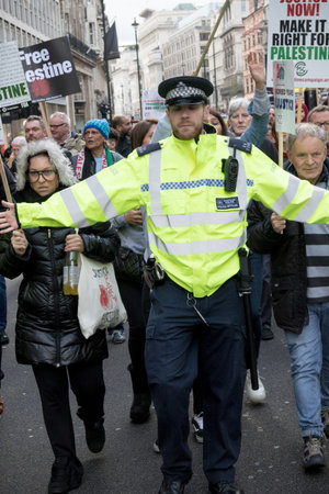 4th November 2017, London, United Kingdom:-Pro Palestine demonstrators march through London against the Balfour declaration of 1917 and the on going Israeli occupationのeditorial素材