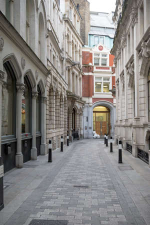 London, United Kingdom - October 30th, 2017: -A street in the city of Londonのeditorial素材