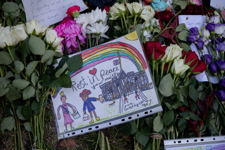 London, United Kingdom, 14th September 2022:- Tributes left by the public to Queen Elizabeth II in Green Park near Buckingham Palaceのeditorial素材