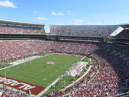 USCALOOSA, ALABAMA, USA 16 APRIL 2011,  Bryant-Denny Stadium at the University of Alabama in Tuscaloosa. The staduim of Crimson Tide - Roll Tideのeditorial素材