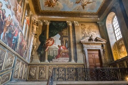 Hampton Court Palace with green Gardensのeditorial素材