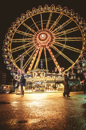 Ferris Wheel at the midnight fairのeditorial素材