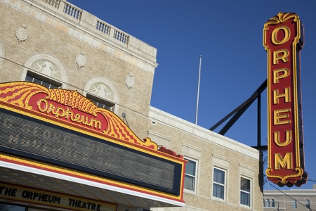Memphis Tennessee, USA November 27, 2009 Historic Orpheum Theatre in downtown of Memphis. Built in 1928. Located on the corner of S. Main Street and Beale Street. Seen during morning fall.のeditorial素材