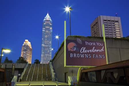Cleveland, Ohio, USA Skyline of Cleveland seen evening time with Key Tower in the center. Cleveland Browns thanking their fans on the banner. June 1, 2010のeditorial素材
