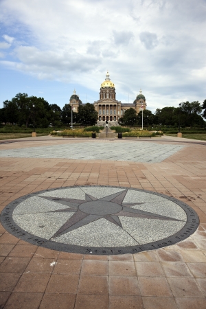 Des Moines, Iowa - entrance to State Capitol Building のeditorial素材