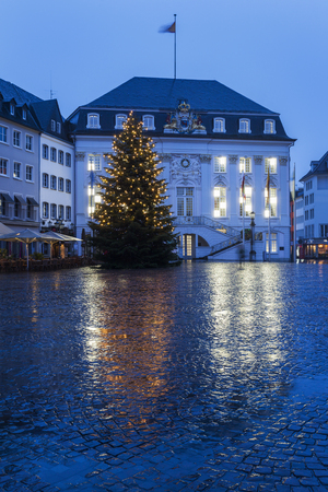 Christmas tree and city hall on Marktplatz in Bonn. Bonn, North Rhine-Westphalia, Germany.の写真素材