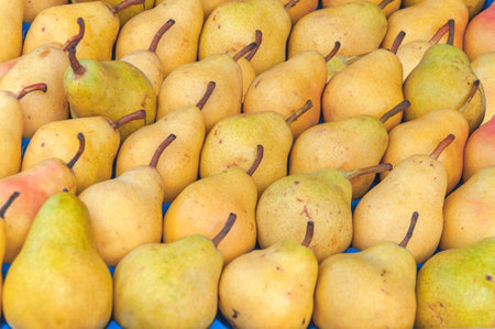 Fresh helathy sweet pile pear on market ready fot selling