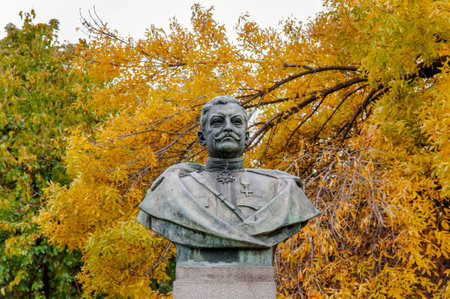 TIMISOARA, ROMANIA - OCTOBER 15, 2016 Romanian General Nicolae Grigorescu monument in Timisoaraのeditorial素材