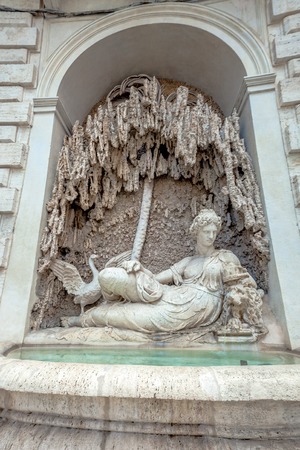 Renaissance fountain statue representing Juno goddess of marriage, pregnancy and childbirth, protector of the State, symbol of loyalty. in Rome, Italy. By D. Fontana and P. Berrettiniの写真素材