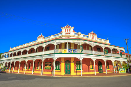 York, Australia - Dec 25, 2017: Castle Hotel corner on Avon Terrace, York, a popular tourist and historic town east of Perth. Heritage listed Victorian buildings.York is oldest inland settlement in WAのeditorial素材
