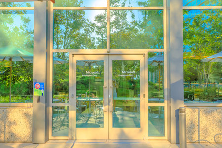 Sunnyvale, CA, USA - August 13, 2018: employees entrance of Microsoft Corporation. Microsoft is the biggest software house for PC and develops, manufactures, sells computer software, electronics, pcのeditorial素材