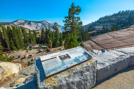 Yosemite National Park, California, United States - August 10,2019: information signboard of Olmsted Point in California, United States. Top overlook to see the Clouds Rest, Half Dome and Tenaya Canyonのeditorial素材