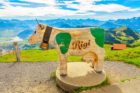 Rigi kulm, Switzerland - Aug 25, 2020: Wooden sculpture of cow on top of Mount Rigi, the highest peak around Lake Lucerne.のeditorial素材