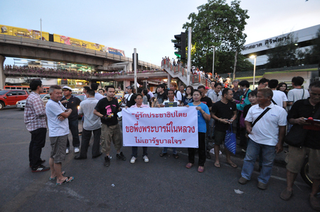 Bangkok/Thailand - 05 24 2014: People protest against the coup at Victory Monument.のeditorial素材
