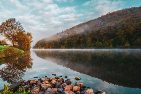 Morning fog on the Saar loop near Mettlach in Germany.の写真素材